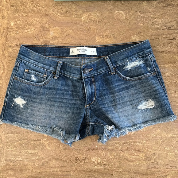 Abercrombie & Fitch distressed Jean shorts size 27 - Picture 1 of 5